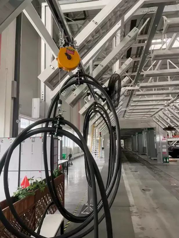 Case of Spring Balancer Used in Assembly Workshop